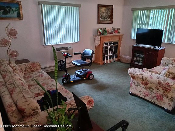 3rd image of 3 Snowberry Ln #A