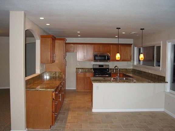 3rd image of 3235 Stratford Ave