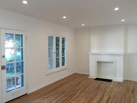 3rd image of 7956 Norton Ave