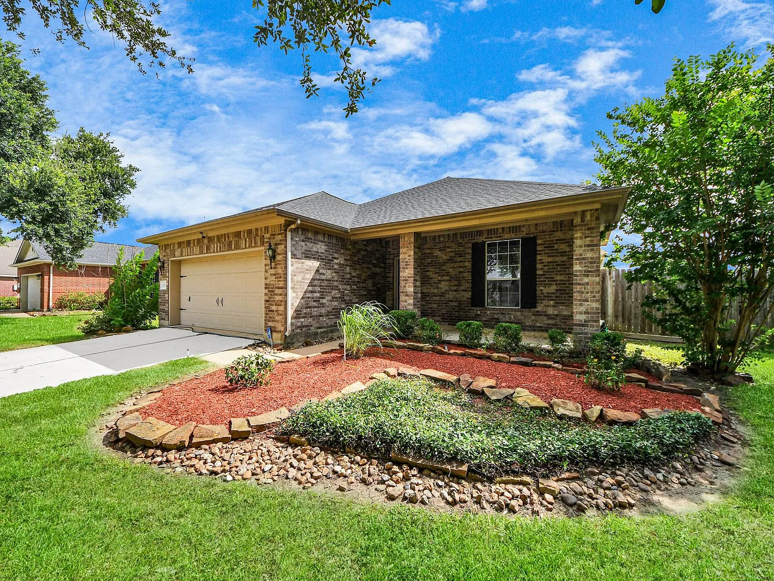 3 bed, 2504 sqft, $2,650 — Photo 3