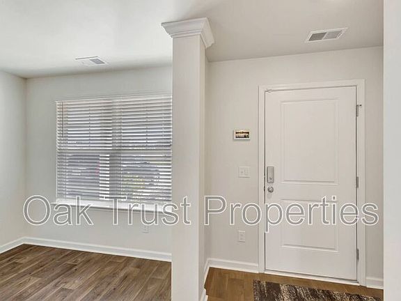 5th image of 703 Hilchot Dr
