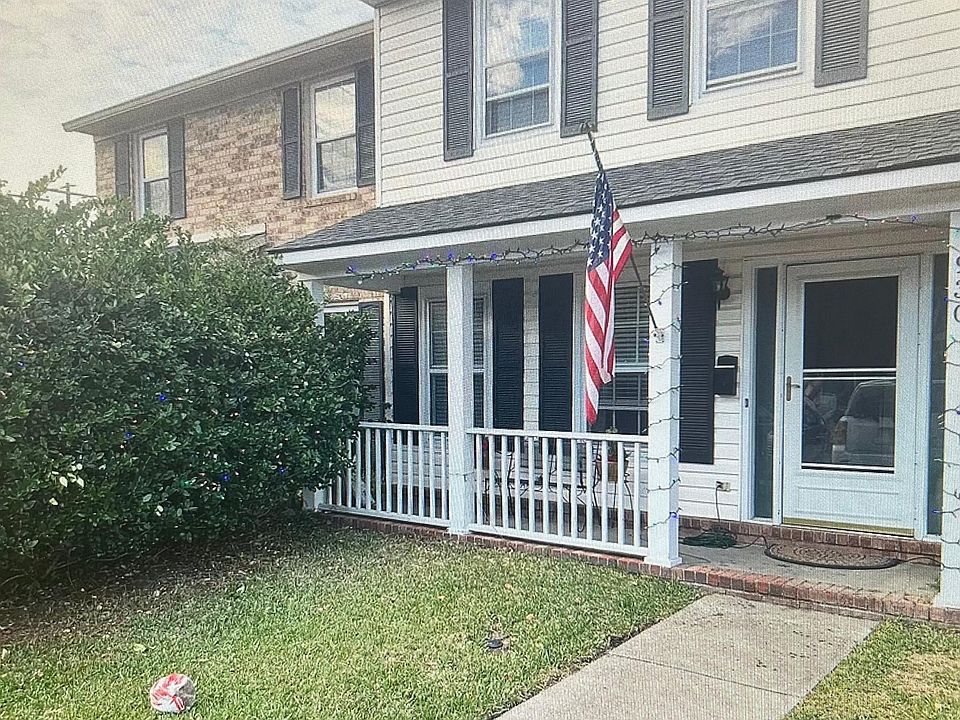 Beautiful home near Shem Creek safe area