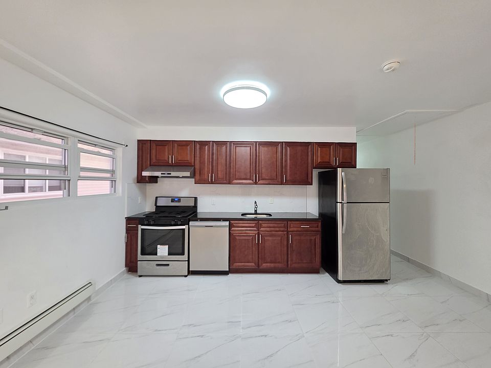 1st image of 117 Winham Ave Floor 2
