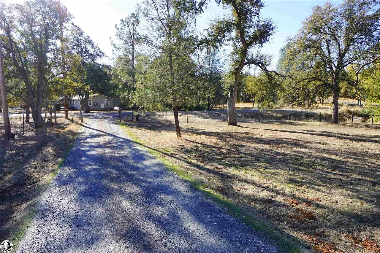 10505 Blanchard Rd photo 1