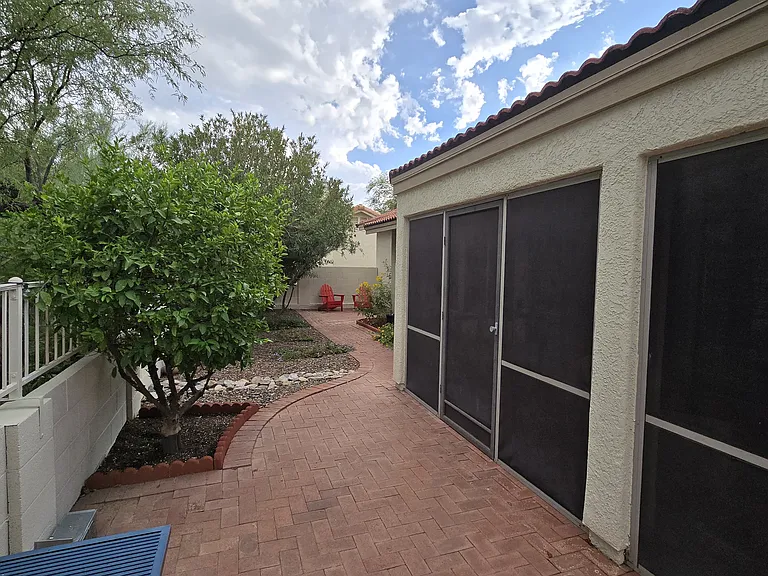 5550 N Waterfield Dr — Photo 16