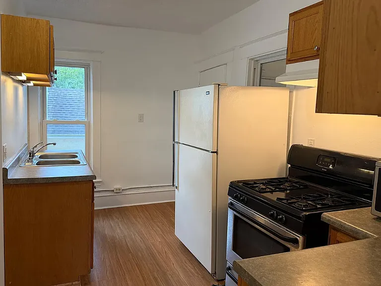 615 Taylor St NE — Photo 5