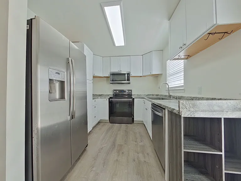 7-web-or-mls-5 Kitchen-2_03122026