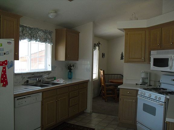2nd image of 1001 W. Fairway