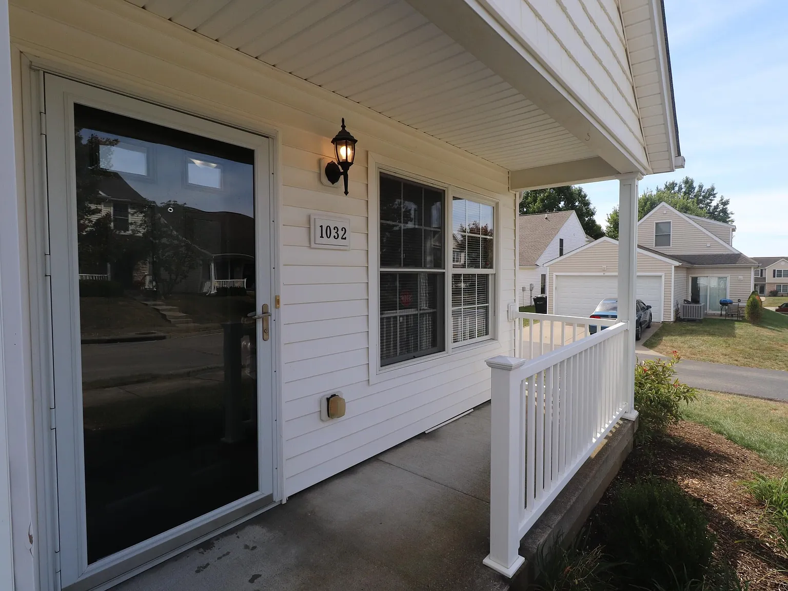 3 bed, 2.0 bath, 1211 sqft, $1,850 — Photo 3
