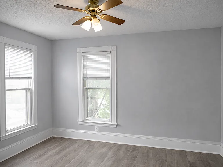 1305 E Hennepin Ave #1 — Photo 4