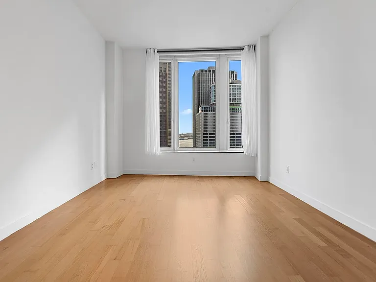 15 William St #18C — Photo 1