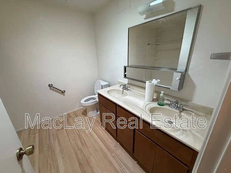 603 E Hondo Ave — Photo 18