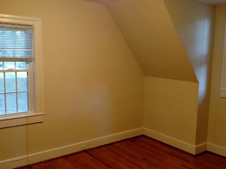 1132 Rosser Ave — Photo 14