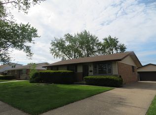 7049 Oxford St, Bridgeview, IL 60455
