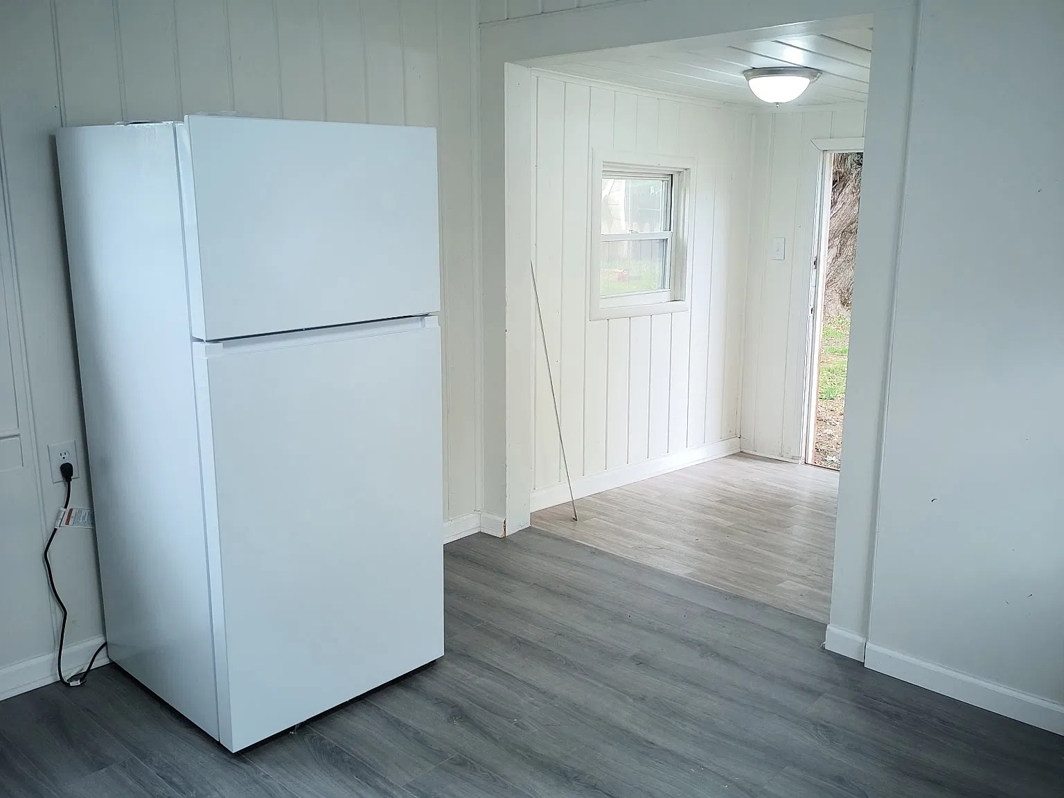 2 bed, $1,100 — Photo 2