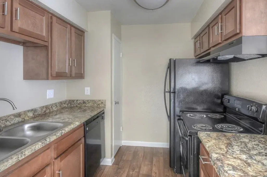 Building Photo - Heatherwood Apartments