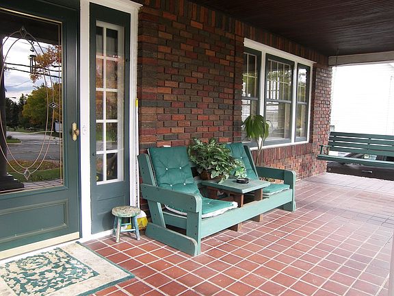 Western Style Tiled Porch