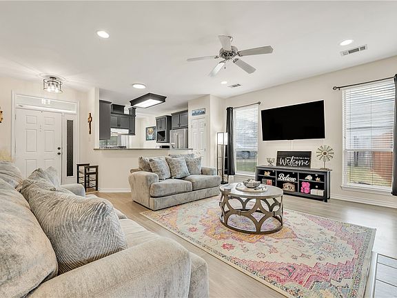 2nd image of 217 Karten Ln