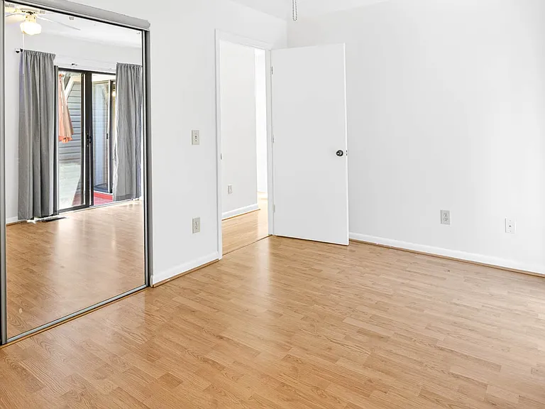 208 Finley Forest Dr — Photo 35