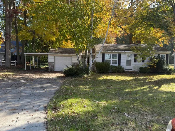 394 N 5th Ave, Fruitport, MI 49415