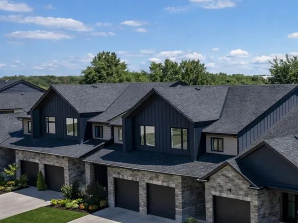 27 Halls Dr, Centre Wellington, ON N0B 1S0