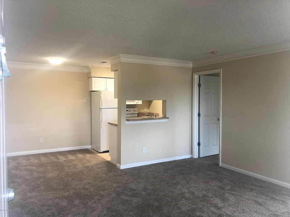1st image of 100 Fairway Park Blvd Unit 707