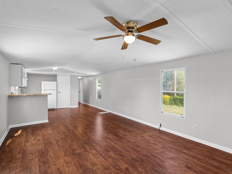 1st image of 133 Jodoc Dr