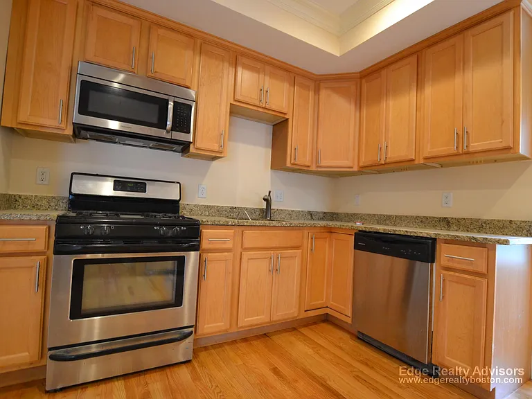 25 Lothrop St #2 — Photo 1