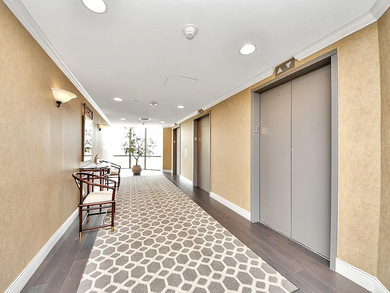 14 Greenway Plz #23P — Photo 38