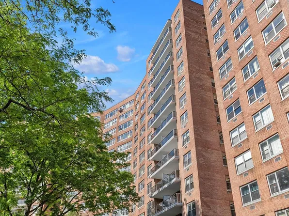 61-20 Grand Central Pkwy #A208, Forest Hills, NY 11375
