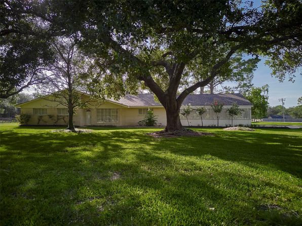 902 Clover Ridge Ave