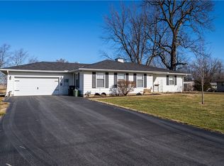 220 Crescent Dr, Decatur, IL 62526