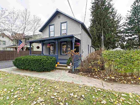 3rd image of 20 Avery St
