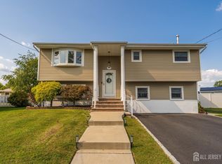 29 Bayberry Ct, Port Reading, NJ