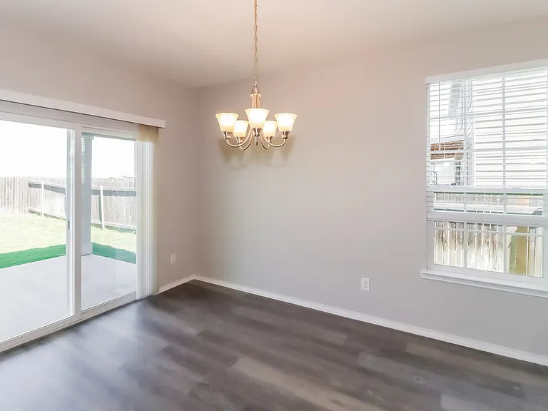 124 Carrington St — Photo 4