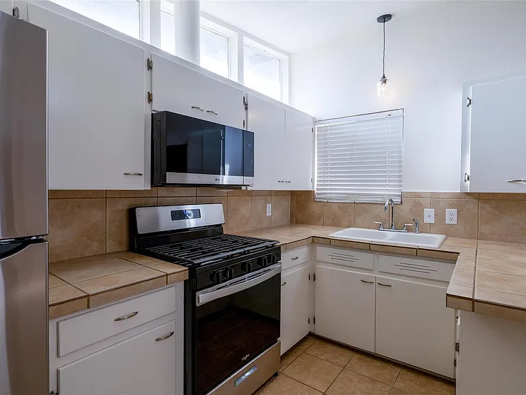 4304 Scottsdale Rd — Photo 6