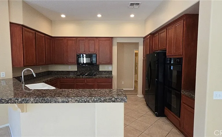 69 San Marino Cir — Photo 11