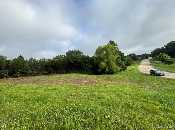 212 Scarlet Oak Loop, Villa Ridge, MO 63089