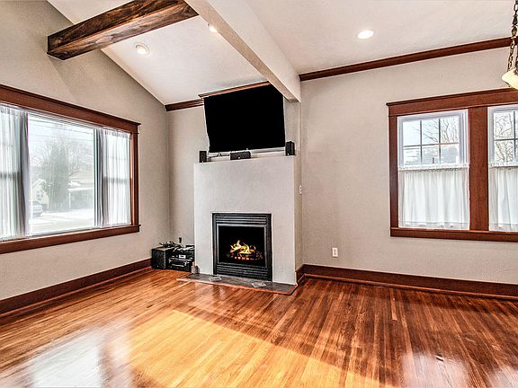 3rd image of 615 E Green St