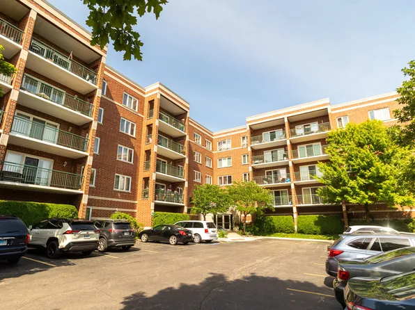5225 N Riversedge Ter APT 212, Chicago, IL 60630
