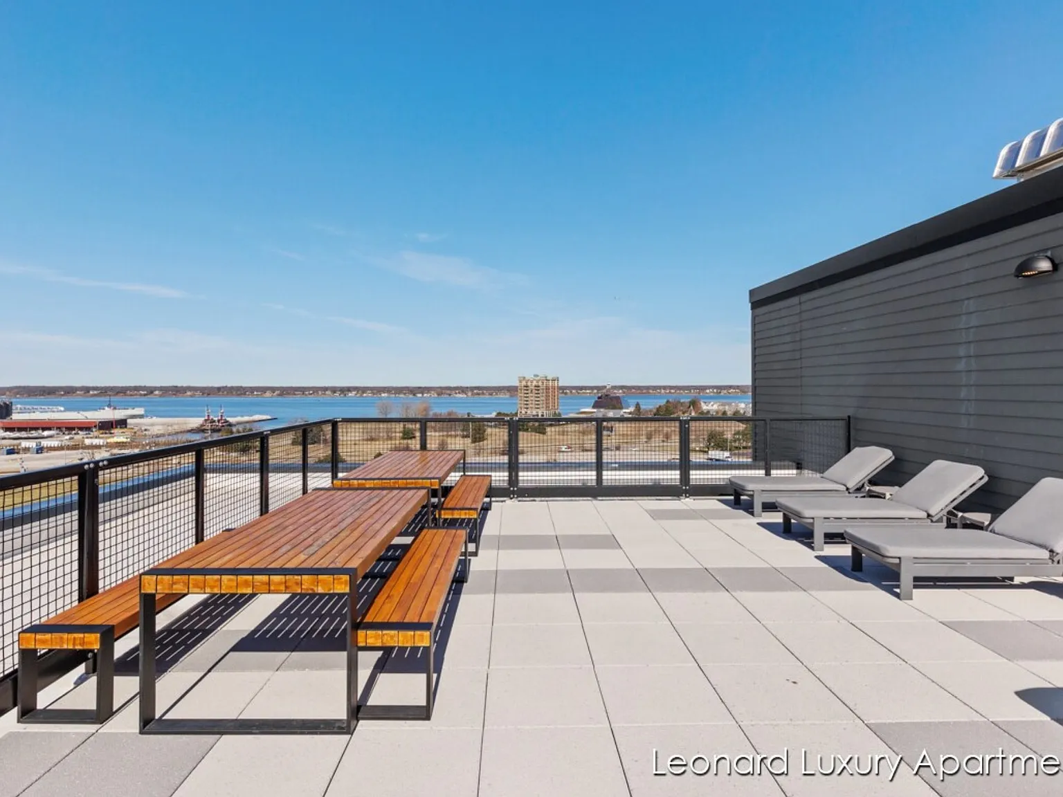 The Leonard Luxury Apartments — Photo 3