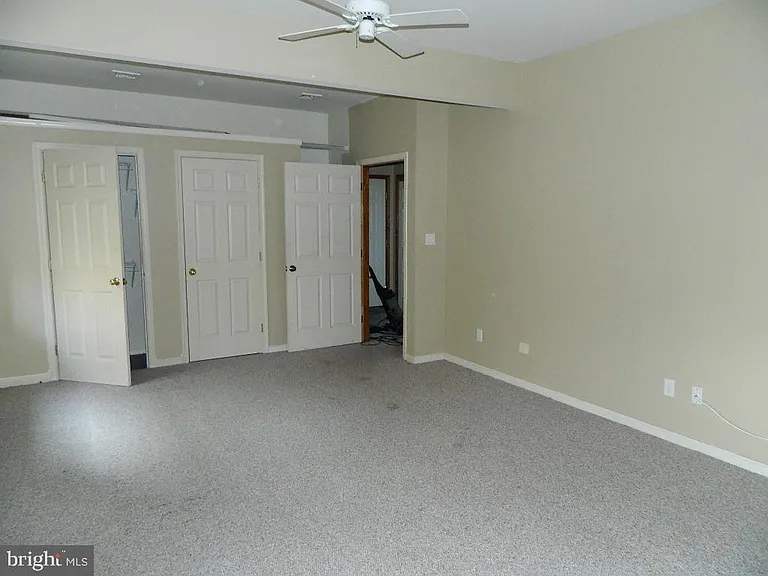 1301 Colonial Club Dr — Photo 23