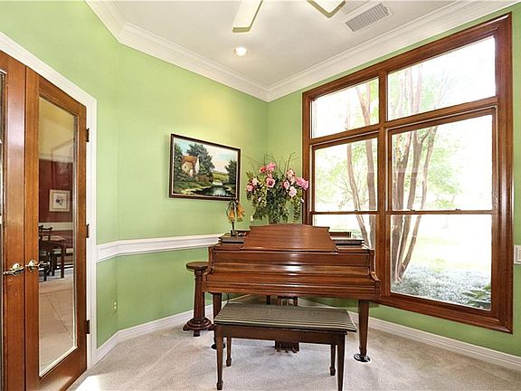 4th image of 3924 Bordeaux Cir