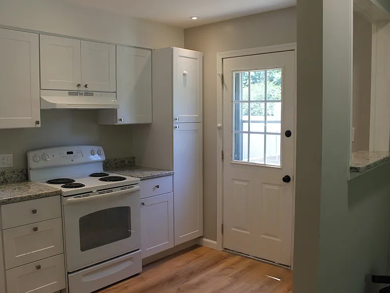 4 George B Ct — Photo 8