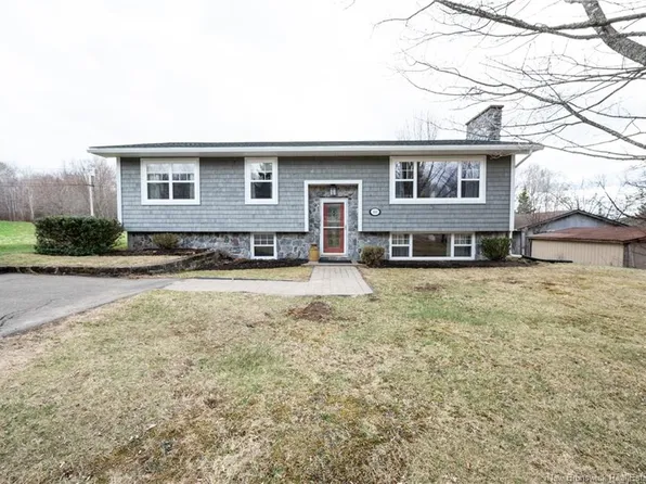 353 Bayview Ct, Dieppe, NB E1A 7L1