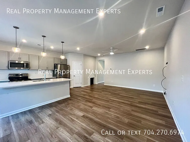 3115 Hutton Gardens Ln — Photo 6
