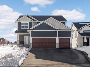 6733 Redwood Ave, Lino Lakes, MN 55038