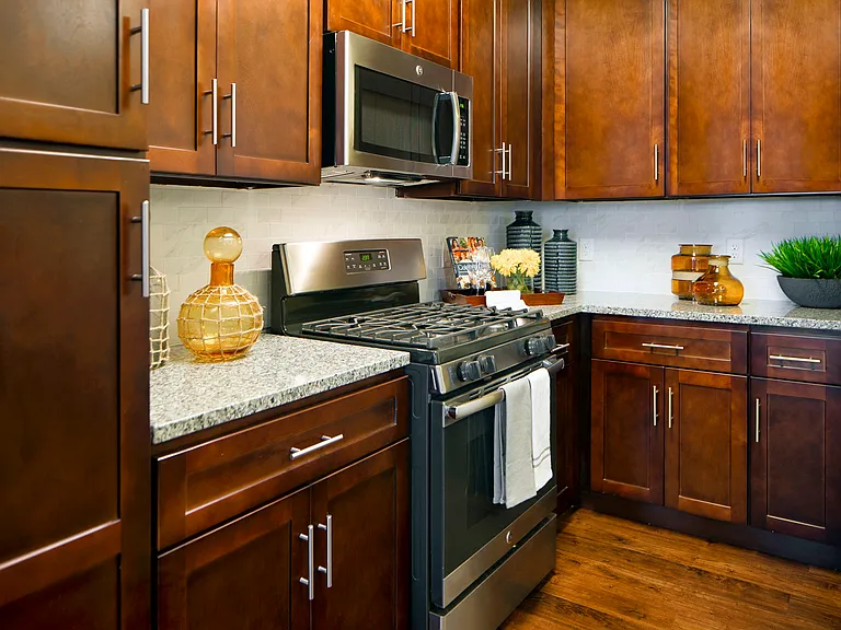 Creekstone Village Apartments — Photo 31