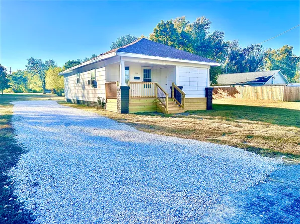 119 N Hinkley St, Moberly, MO 65270
