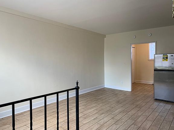 3rd image of 1112 Sheridan Ave APT A
